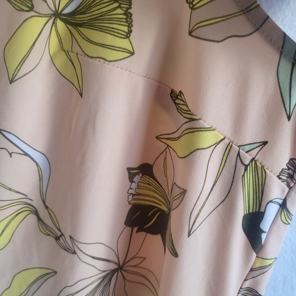 Liz Claiborne Size 2x Blush Pink Sleeveless Floral Print Stretch Blouse Tie Neck - Picture 8 of 9